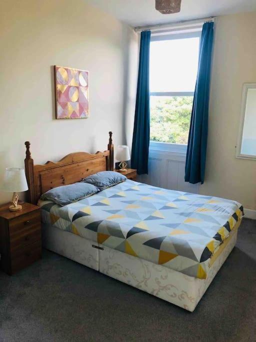 Scoresby's - 2-bedroom With Parking