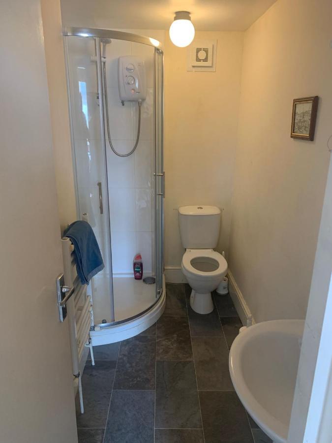 Scoresby's - 2-bedroom With Parking Apartment Whitby